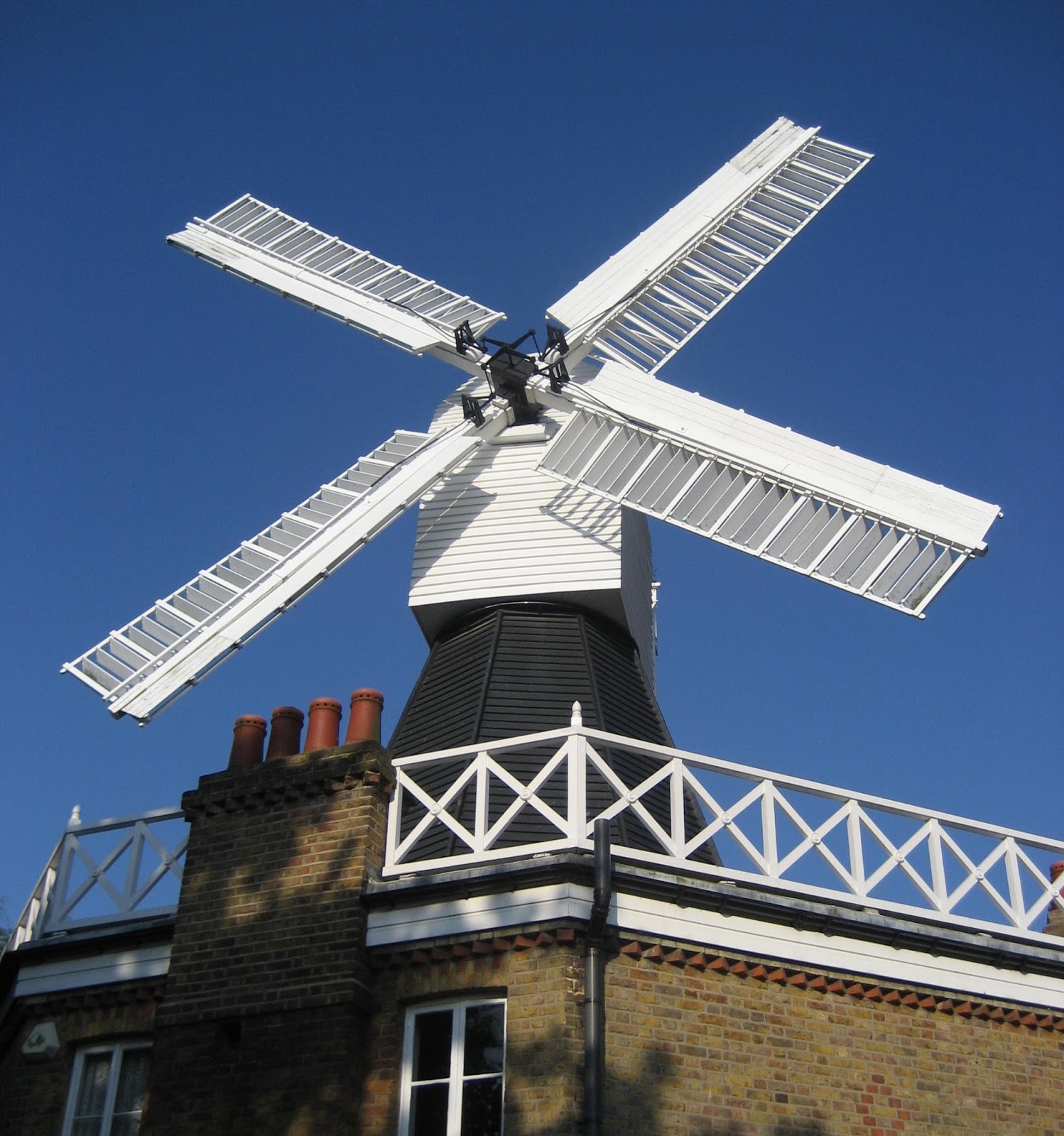 https://whatremovals.co.uk/wp-content/uploads/2022/02/Wimbledon Windmill Museum-281x300.jpeg